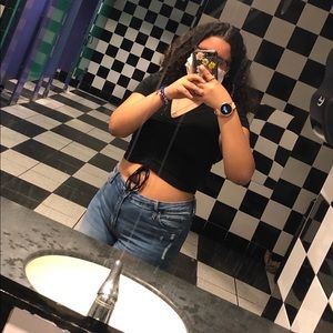 Meet your Posher, Naima